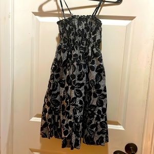 Black and White flowered XXI super adorable babydoll summer dress Small